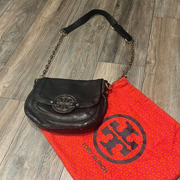 Great condition Tory Burch purse in black and gold detail/trim - Picture 2 of 16